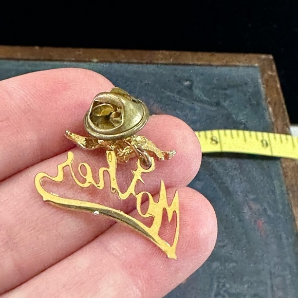 VINTAGE gold tone Mother pin - Picture 4 of 6